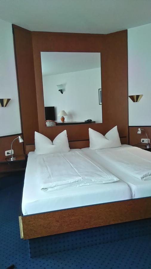 Hotel Loewensteiner Hof Haus Am Neuplatz Wertheim Dış mekan fotoğraf