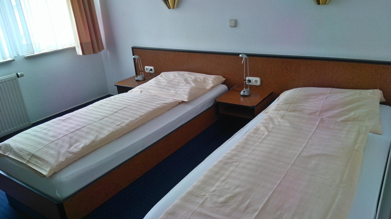 Hotel Loewensteiner Hof Haus Am Neuplatz Wertheim Dış mekan fotoğraf