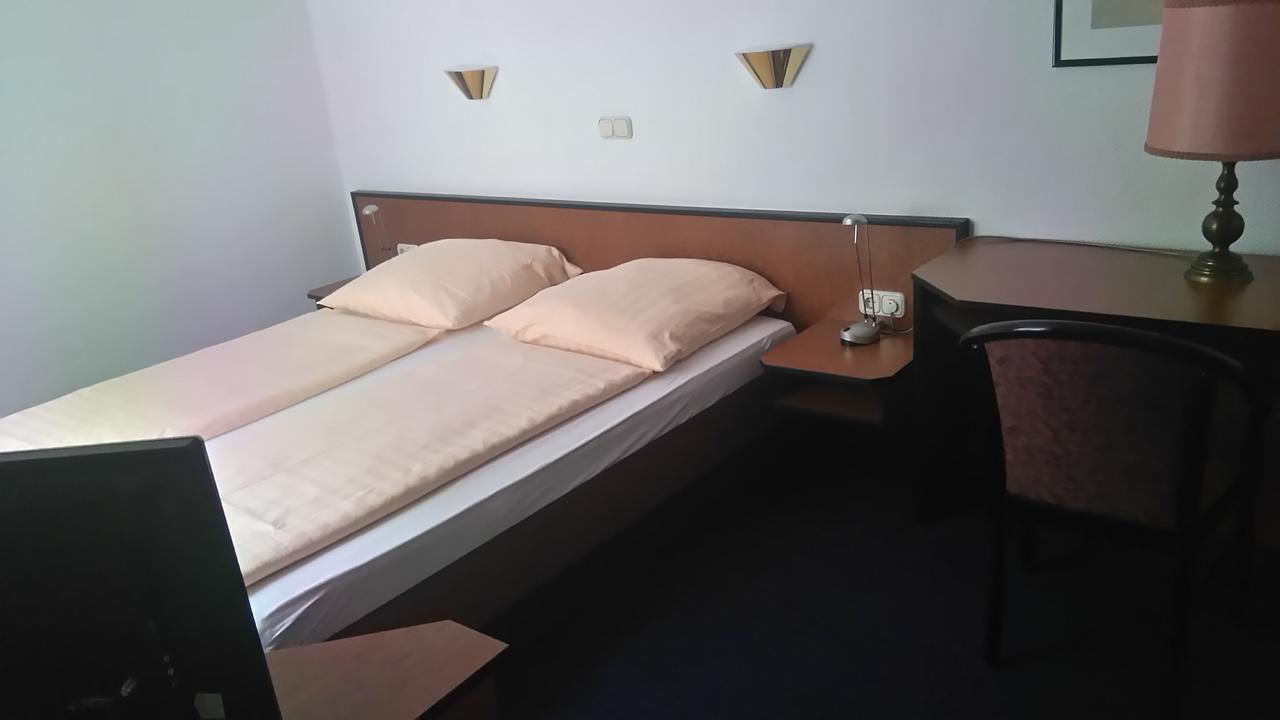Hotel Loewensteiner Hof Haus Am Neuplatz Wertheim Dış mekan fotoğraf